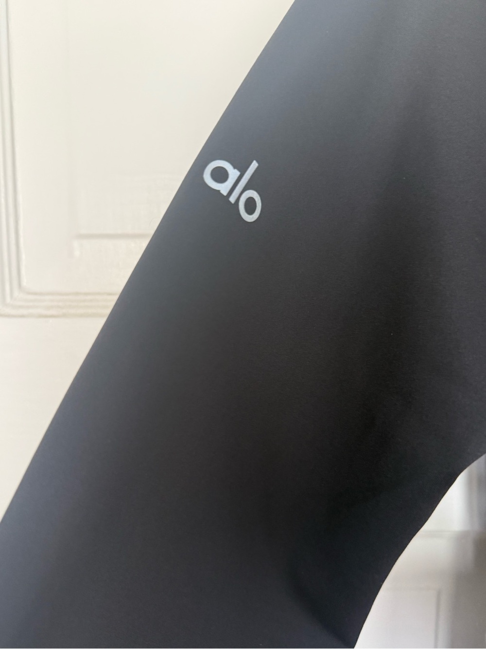 NWT ALO Airlift Winter Warm 1/4 Zip Long Sleeve Black Active Top - Picture 8 of 10